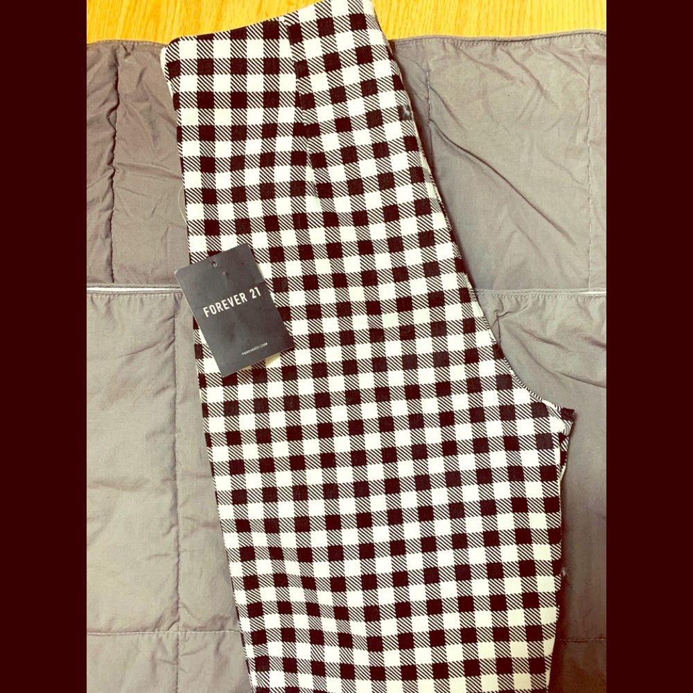 Women’s Forever 21 Size Small Stylish Pants NWT